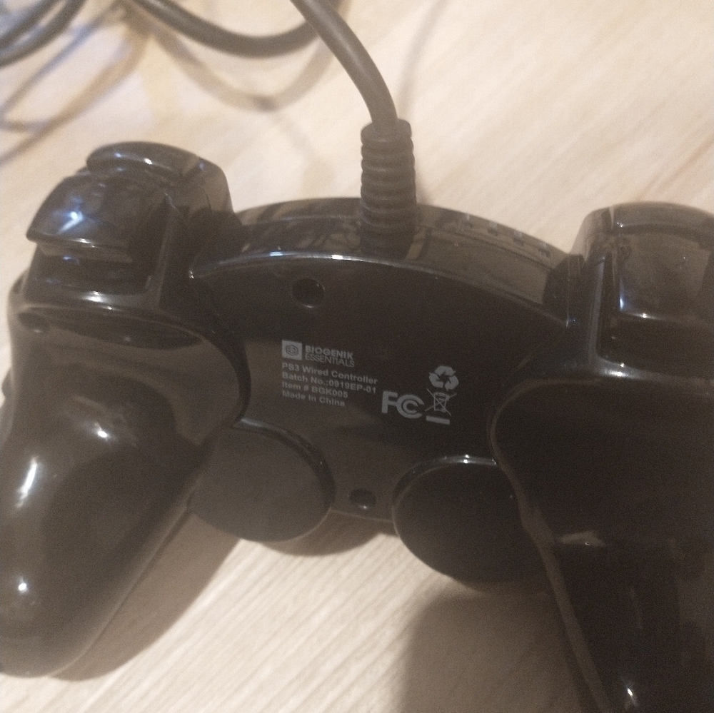 PS2  wired controller‎ - Picture 3 of 4